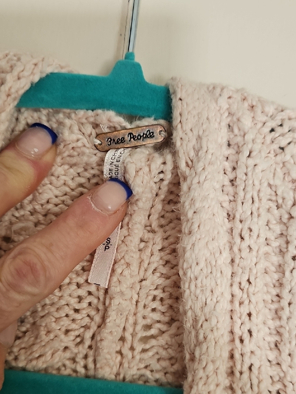 Free People Easy Cable Knit Sweater in Pale Pink•Size Small•EGUC - Picture 12 of 12